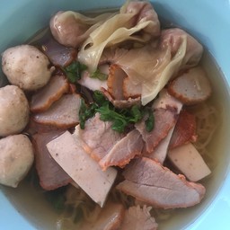 บะหมี่เกี๊ยวน้ำใสคะ