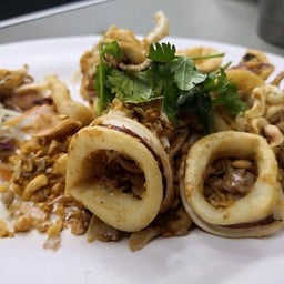 ปลาหมึกทอดกระเทียม