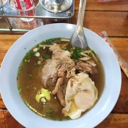 เวียงบัวก๋วยจั๊บอุบล