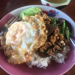 กระเพราหมูตับ +ไข่ดาว 40บาท