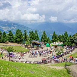 บริเวณลานนั่งชมโชว์ตัดขนแกะ