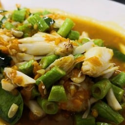 เนื้อปูผัดพริกเหลือง