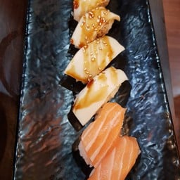 ซูชิเป๋าฮือ