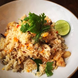 ข้าวผัดปลาทูกากหมูพริกสด