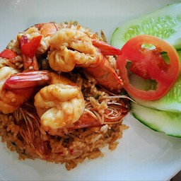 ข้าวกระเพราคลุกกุ้ง