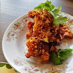 หมูทอดกระเทียมพริกไทย