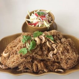 ยำปลาดุกฟู