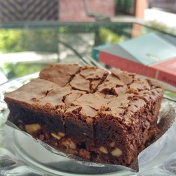 เมนูนี้จำชื่อยากมาก คือ เอานิ้วจิ้มเลยค่ะ จะเอาอันนี้ ช็อคโกแลตคือเข้มข้น ดี ฟิน