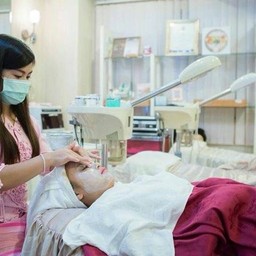 นวดยกกระชับผิวหน้า