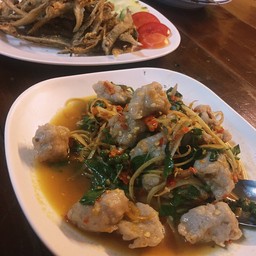 ผัดฉ่าเนื้อปลากราย