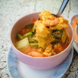 ซิลดี้ ปลาทอดยำ & ก๋วยเตี๋ยว หมู-เนื้อน้ำตก ริมแม่น้ำตลาดไฟฟ้านครชัยศรี