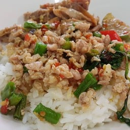 ข้าวแกงตรอกดิลกจันทร์
