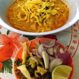 ก๋วยเตี๋ยว ข้าวซอย ป้าคำมูล