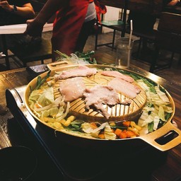 ร้านนี้ใช้เตาแก๊สกระป๋อง ก็จะได้ไฟที่สม่ำเสมอ