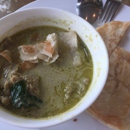 โรตีหนานุ่ม+แกงเขียวหวานเนื้อ