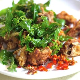 ไก่บ้านคั่วพริกเกลือ