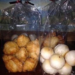 ขนมยอดอารีย์(ป้าโปล่ง)