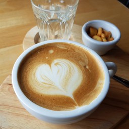 Love Cups Cafe & Studio เลิฟคัพส์ คาเฟ่