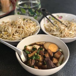 ก๋วยจั๊บโบราณ ณ ตลาดเก่าราชบุรี