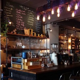 11:11 D.I.Y Café Coffee And Restaurant