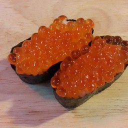 ซูชิ ไข่ปลาแซลมอน