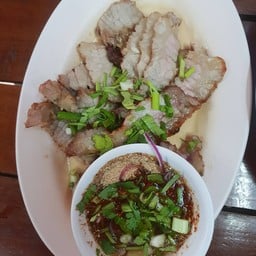 มีมันแทรก เหนียวแต่ไม่มาก เคี้ยวสนุก เคี้ยวไปก็มีน้ำมันออกมา หอมเนื้อดีค่ะ