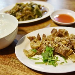 เจ๊หน่อย ตรอกโรงยา