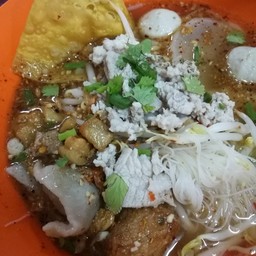 หนุ่มลูกชิ้นปลา