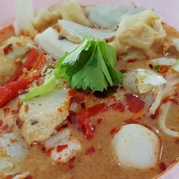 เกี๊ยวน้ำต้มยำ