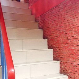 ร้านอยู่ชั้น 2 นะ