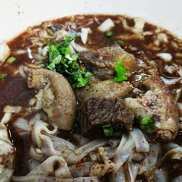 เตี๋ยวไส้ หลังมอ