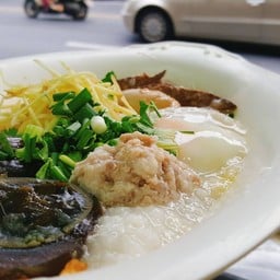 โจ๊กหมูท่าดินแดง เจ้าเก่าสามย่าน   ท่าดินแดงซอย 15