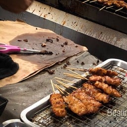 หมูปิ้งนมสด ตลาดนัดกรมการแพทย์