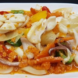 ปลาหมึกผัดไข่เค็ม