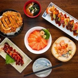 อินาริ Inari อนุสาวรีย์ชัย