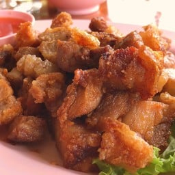 #หมูสามชั้นเค็มทอด.....เป็นของขึ้นชื่อของร้าน...แต่รสชาติยังไม่สู้ที่ทำทานเองที่