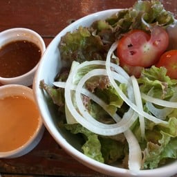 ผักออร์แกนิค สด กรอบ  ชอบซอสงา ซีอิ้วญี่ปุ่นม้าก.. รสชาดนัวจริงๆ  ให้ 10 เต็มสิบ