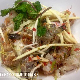 ราคาถุงละ 50/70 บาท แล้วแต่จะสั่ง แต่น้ำยำรสชาติอร่อยแซ่บ