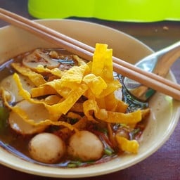 ก๋วยเตี๋ยวห้อยขา แม่น้ำน้อย