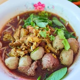 ขนมจีนร้านฉันอร่อยแก่ลองสั่งดูถัวะ หนองไผ่