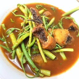 แกงส้ม ผักกะเฉด ปลาช่อนนาทอด