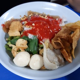 ก๋วยเตี๋ยวเย็นตาโฟ ต้มยำ ต้มเลือดหมู