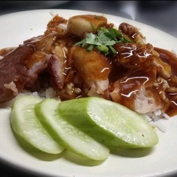 ข้าวหมูกรอบบ😍😍