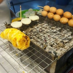 นิด ไข่ทรงเครื่อง ข้าวจี่ ตลาดนกฮูก