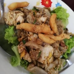 ข้าวราดคะน้าหมูกรอบ+ไข่ดาว