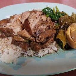 ขาหมูฮ่องเต้ เจริญรัถ