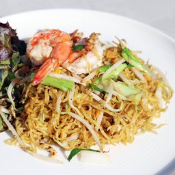 บะหมี่ผัดแห้งกุ้งสด