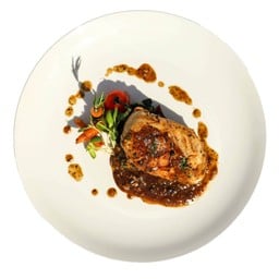 สเต็กอกไก่ เสริ์ฟพร้อมมันฝรั่งทอดกรอบ