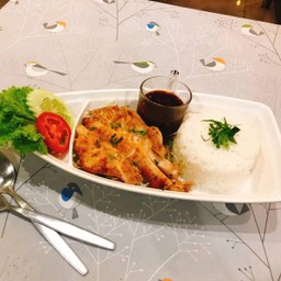 ข้าวไก่ย่าง ซอสจิ้มแจ่ว
