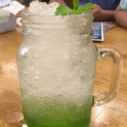 ปลาหมึกผัดผงกะหรี่